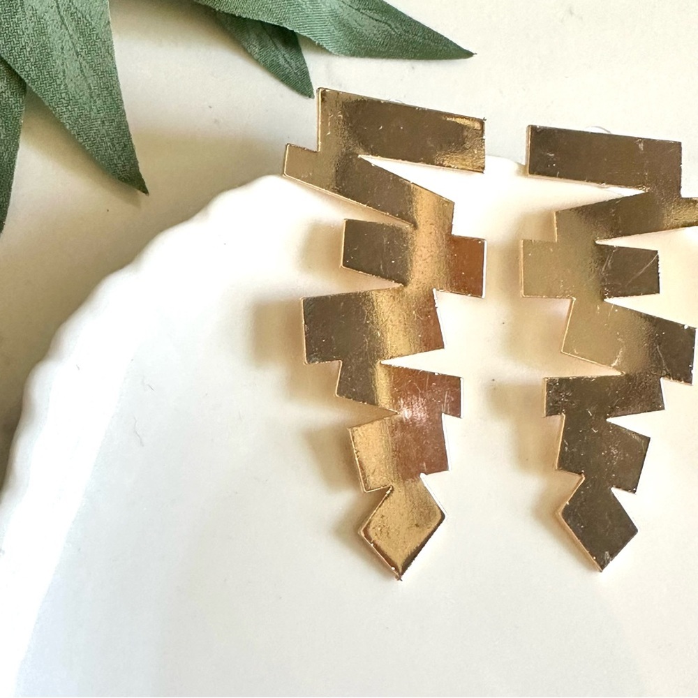 2/$30🌵 Gold Mirror Zig Zag Earrings Statement Tribal Geometric Aztec Gift NEW - Picture 4 of 8